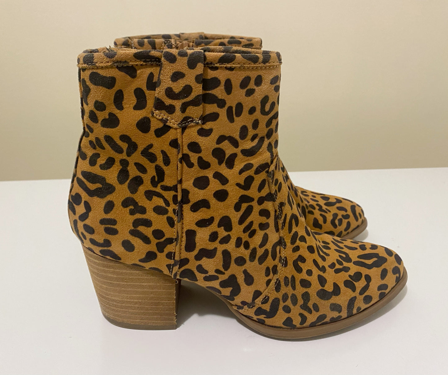 Leopard boots size 7.5 by Carlos