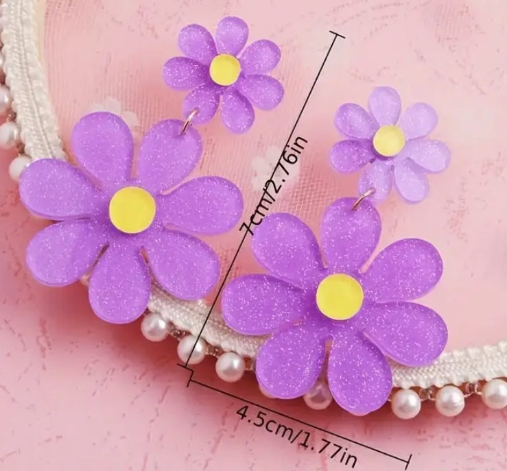 Daisy Dangle Earrings: purple