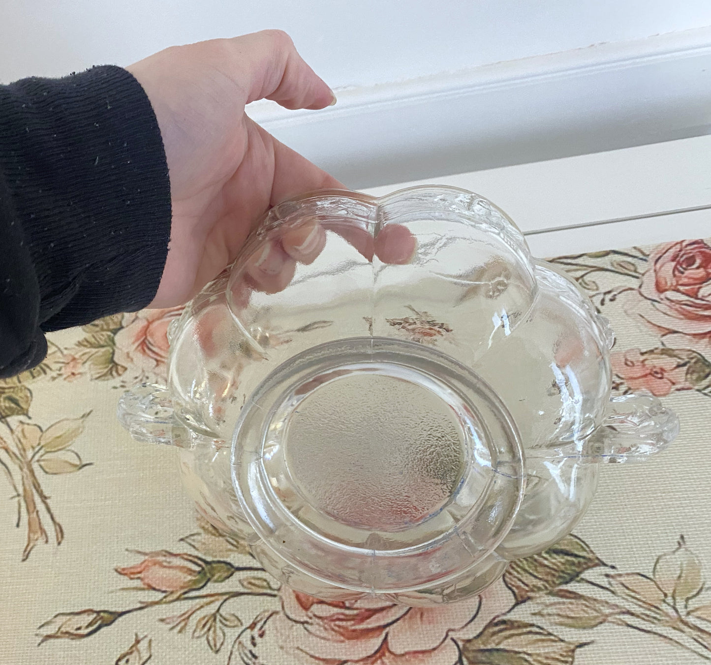 Scalloped glass bowl
