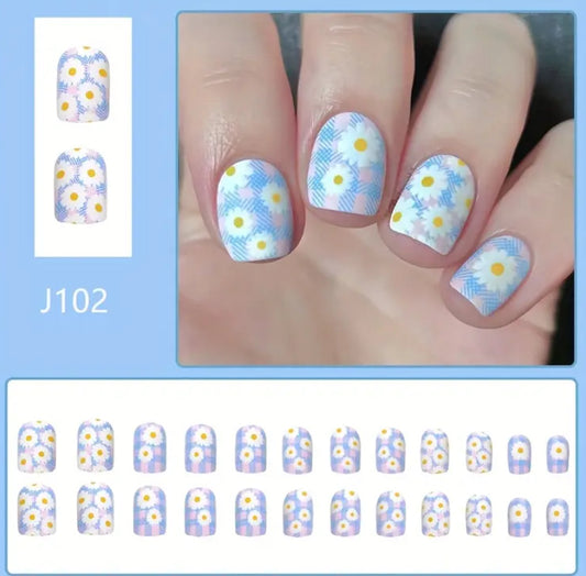 Daisy Blue Nails