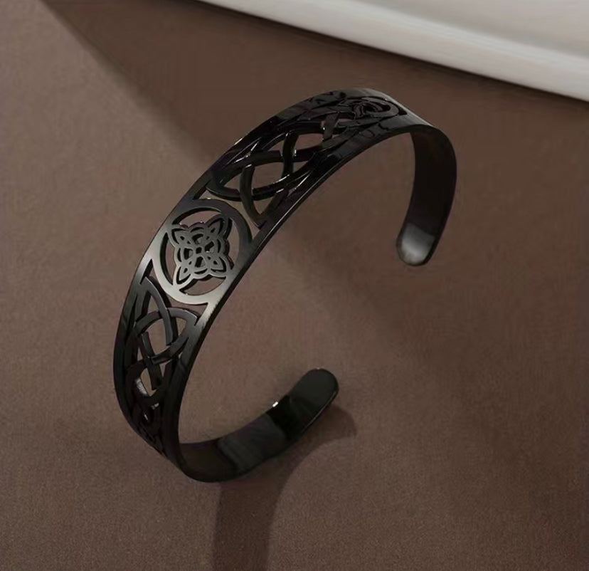 Celtic Witch’s Knot Bracelet