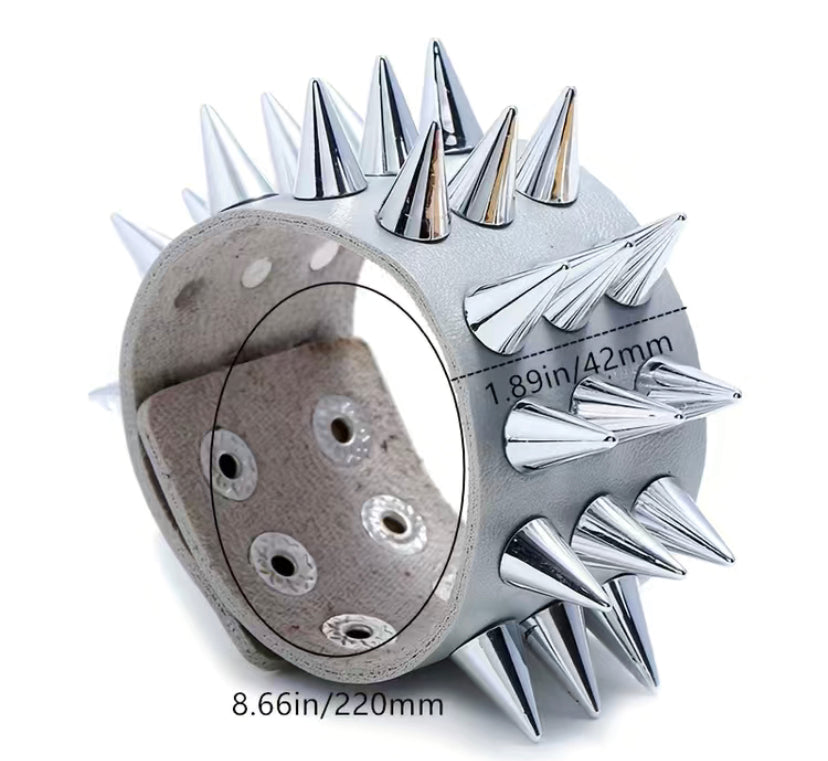 Triple spike bracelet