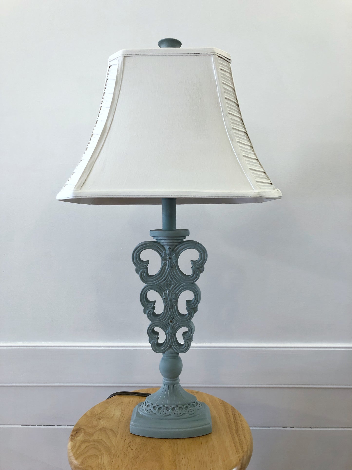 Painted lamp with shade w/ free shipping