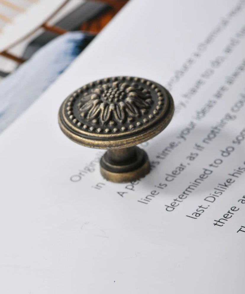 Floral knob
