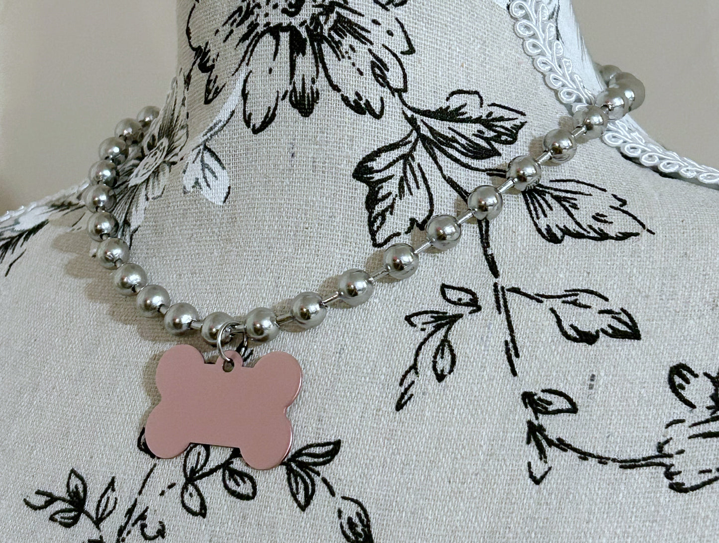 Bone Dog necklace: Pink