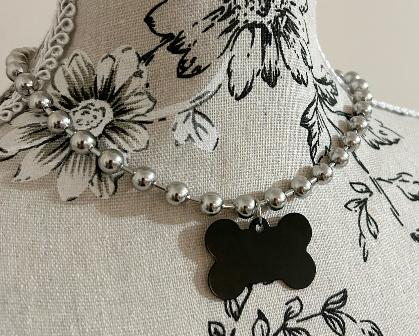 Bone Dog necklace: Black
