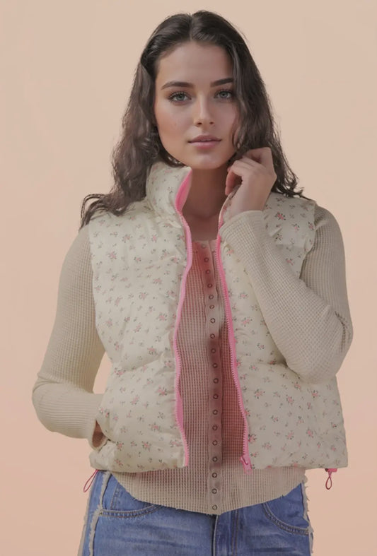 Floral Cropped Puffer Vest: Pink