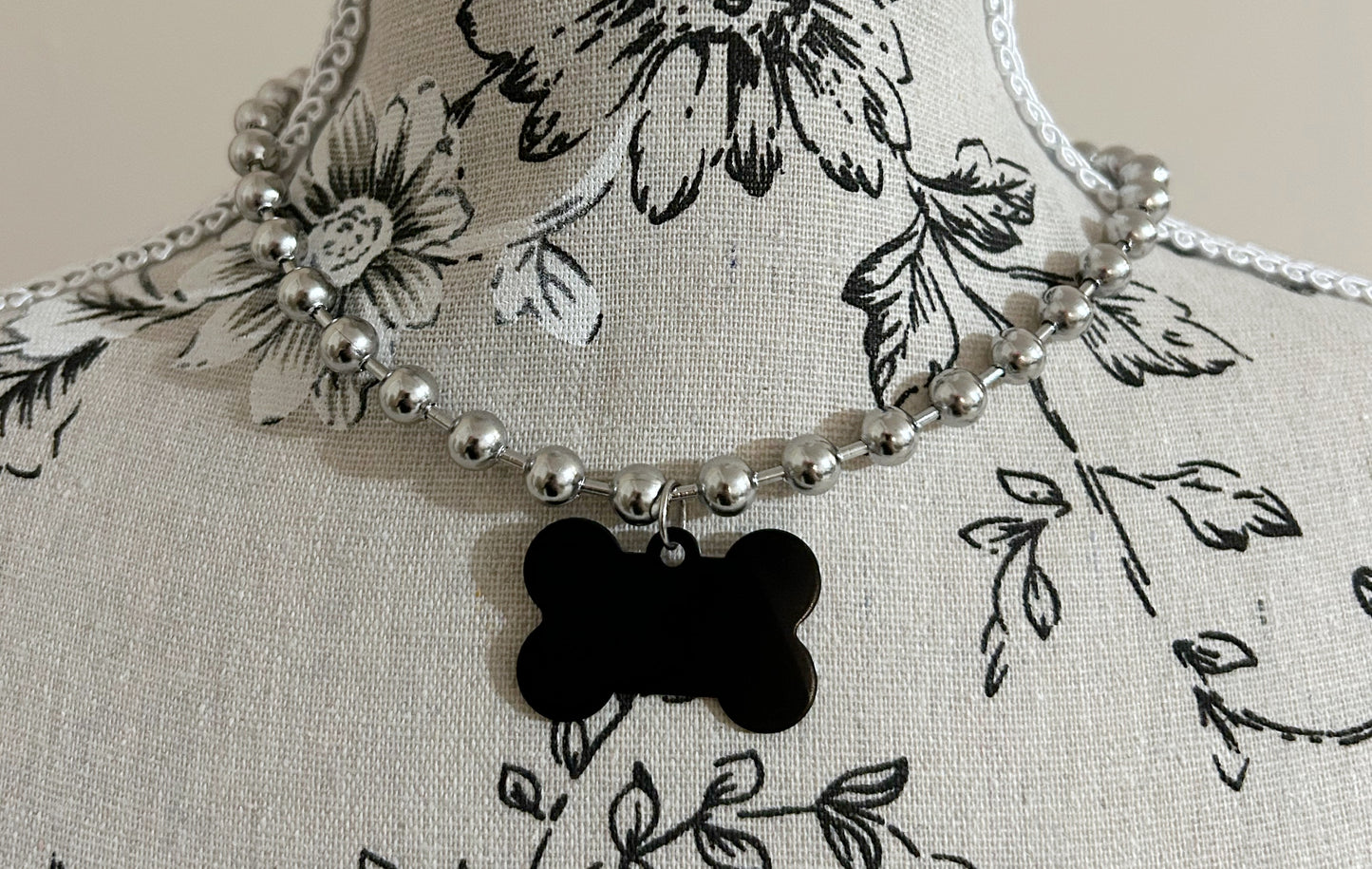 Bone Dog necklace: Black