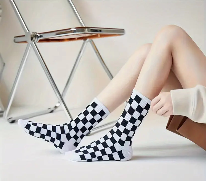Checkered socks: white