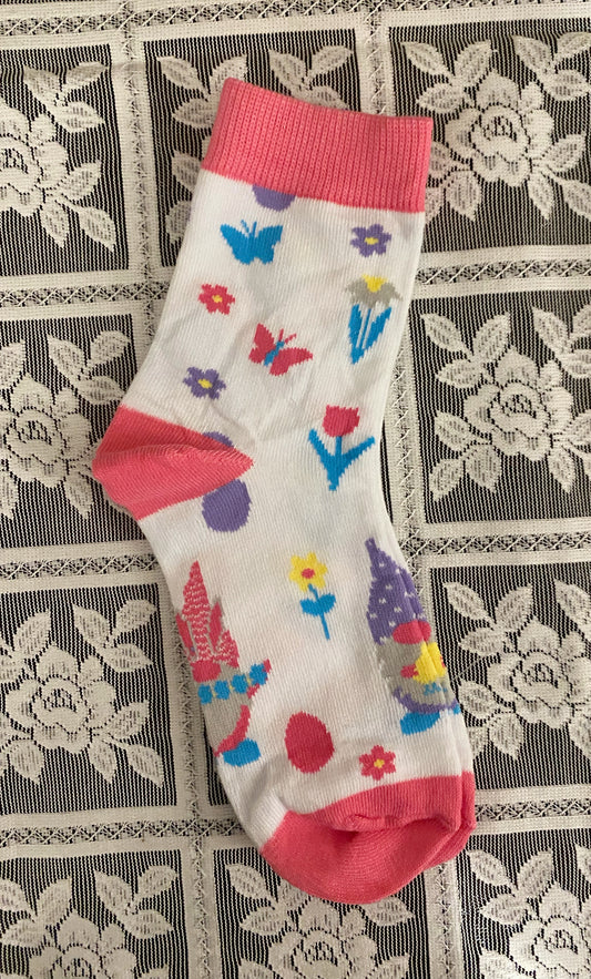 Flowers and gnomes socks