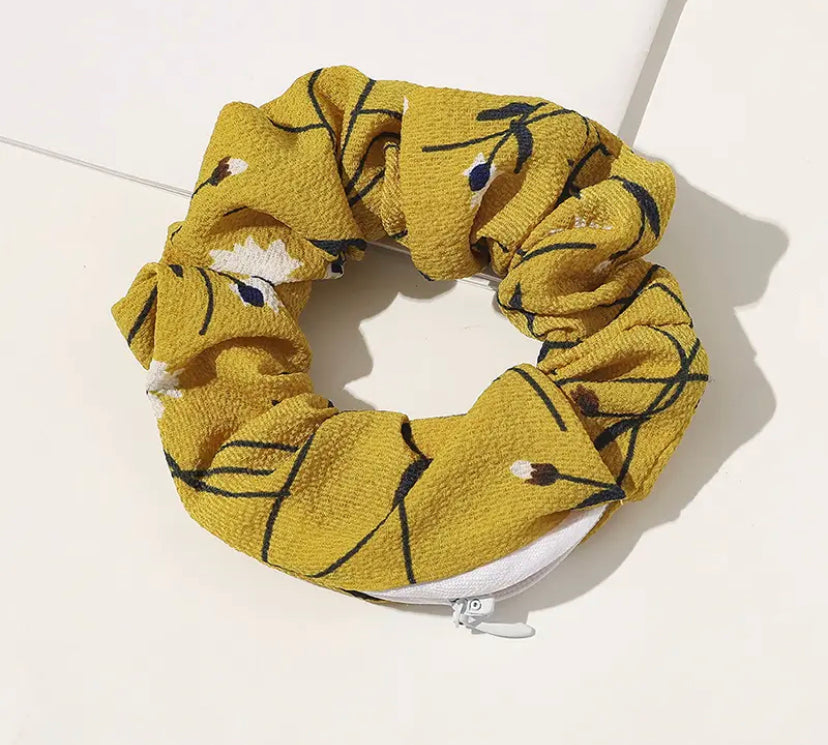 Scrunchie with secret pocket: yellow